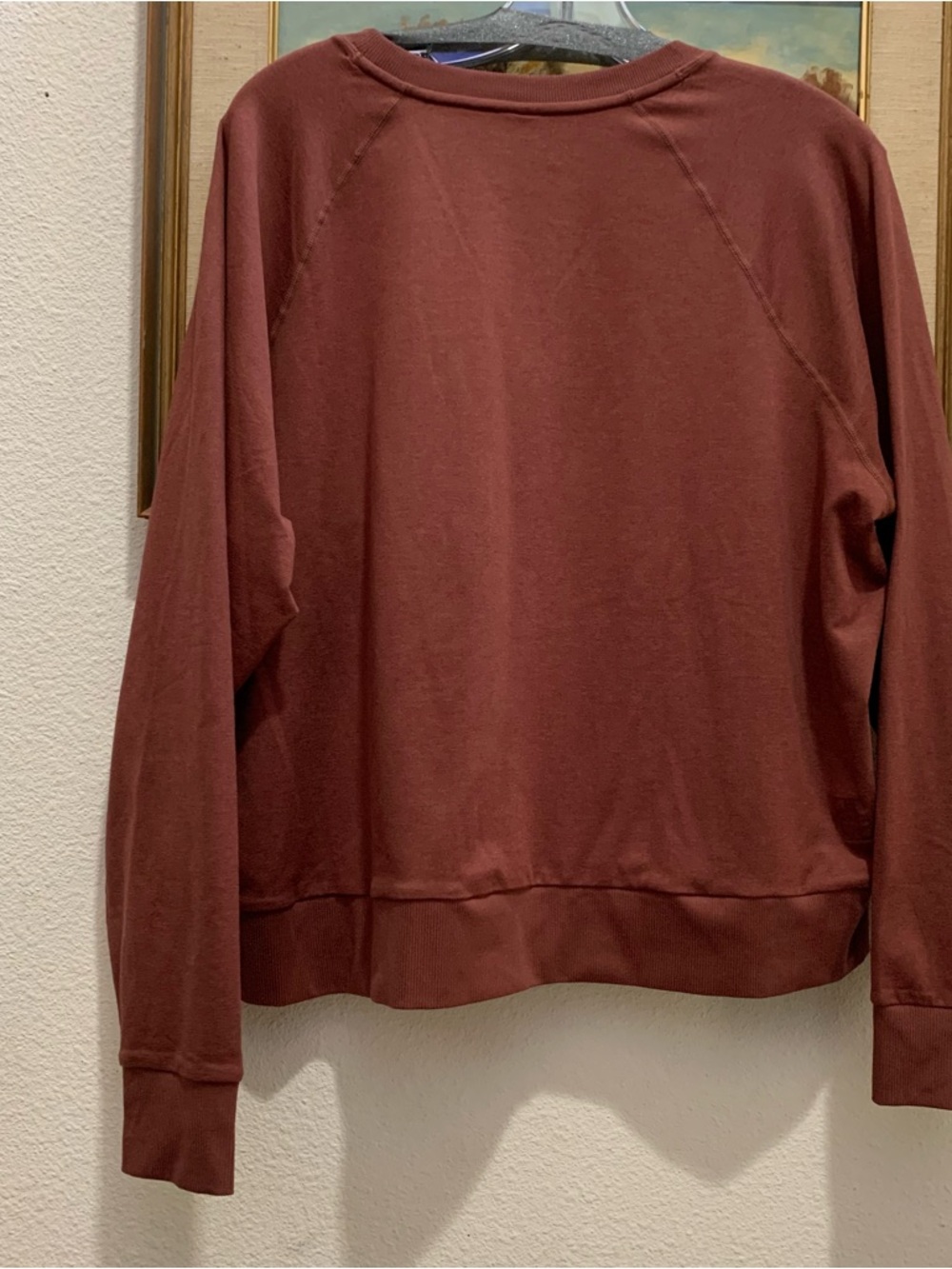 Vuori long sleeve sweatshirt  size large - Picture 2 of 4